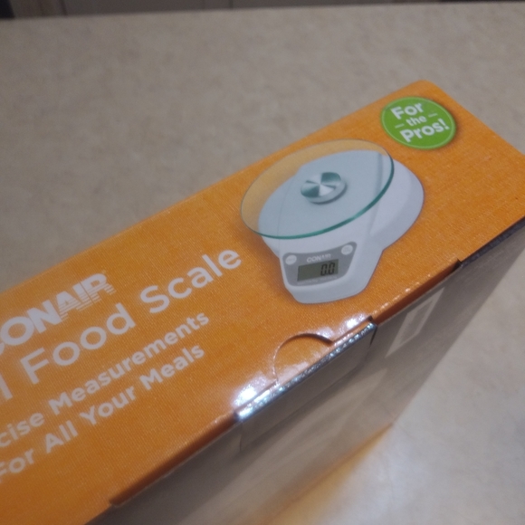 Conair Digital Food Scale - Glass Top w/capacity up to 11 pounds - Picture 2 of 5